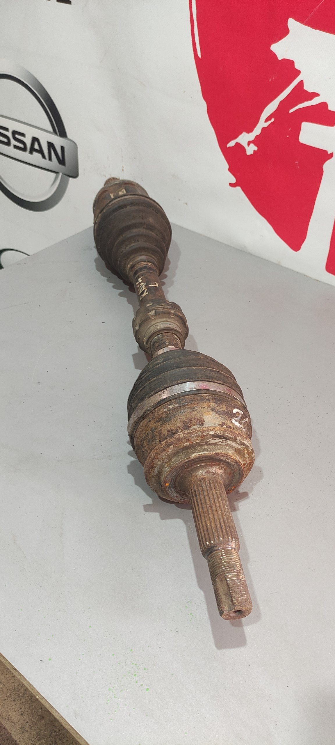 Піввісь передня ліва Toyota RAV4 III XA30 2.4L 4WD 43420-42190