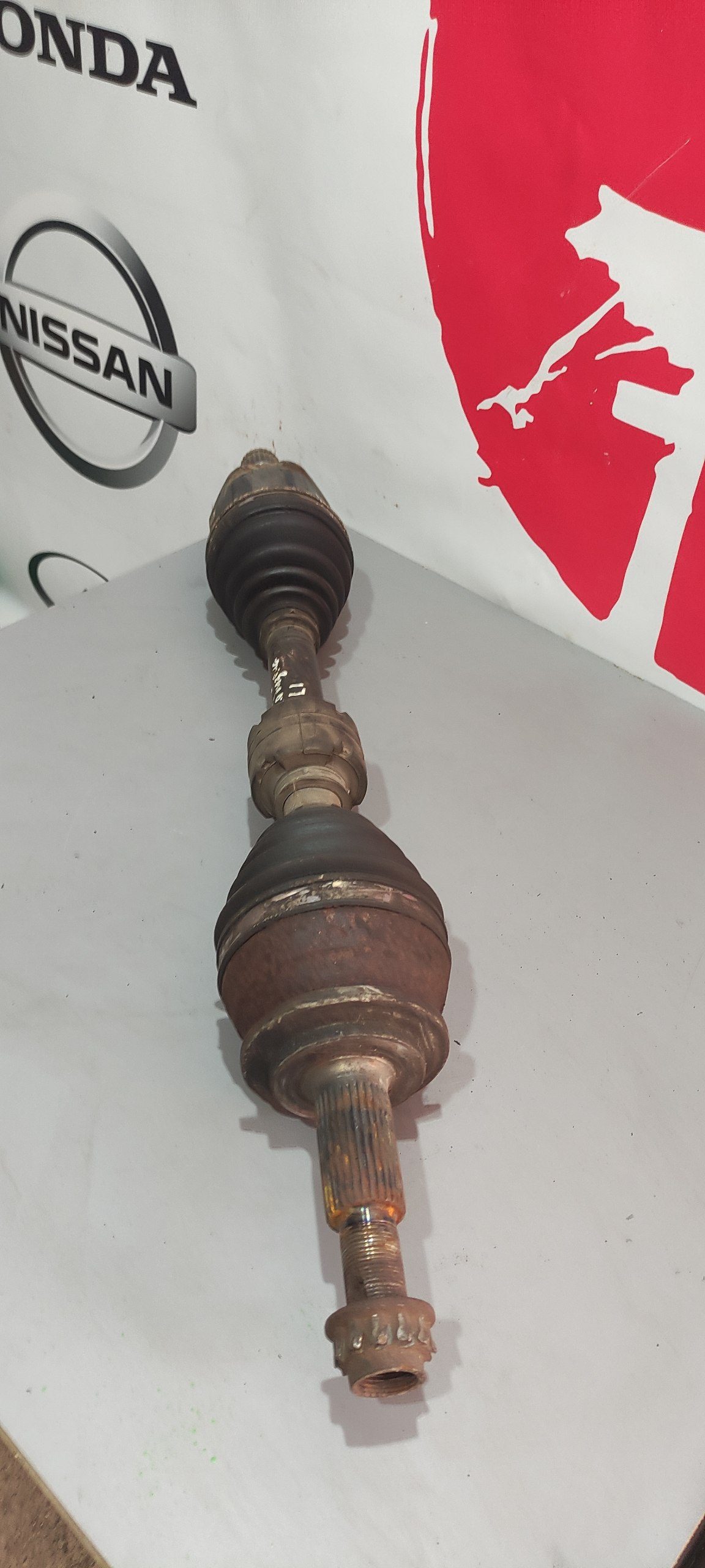 Піввісь передня ліва Toyota RAV4 IV XA40 2.2 D-4D 4WD 43420-42240