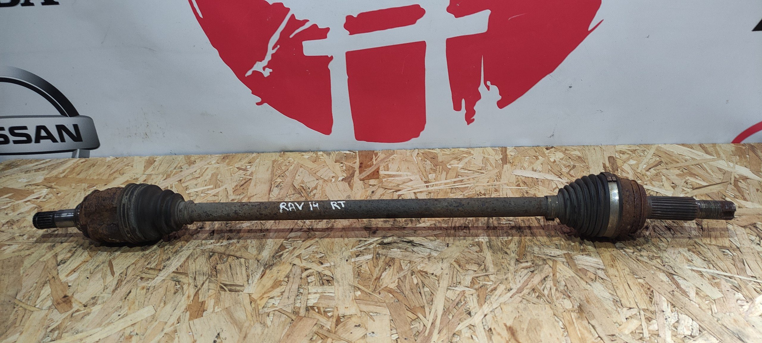 Піввісь задня ліва / права Toyota RAV4 IV XA40 4WD 42310-42090