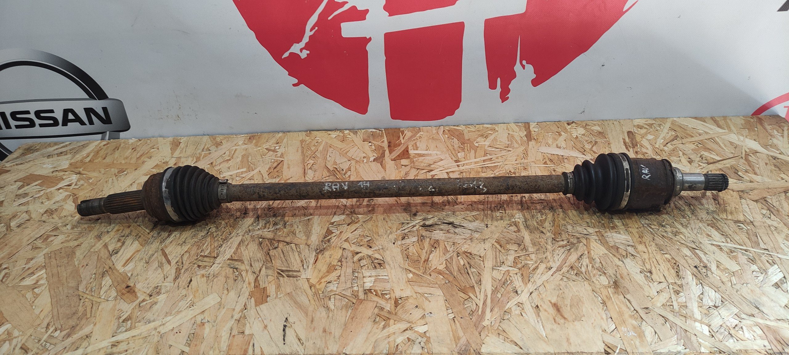 Піввісь задня ліва / права Toyota RAV4 IV XA40 4WD 42310-42090