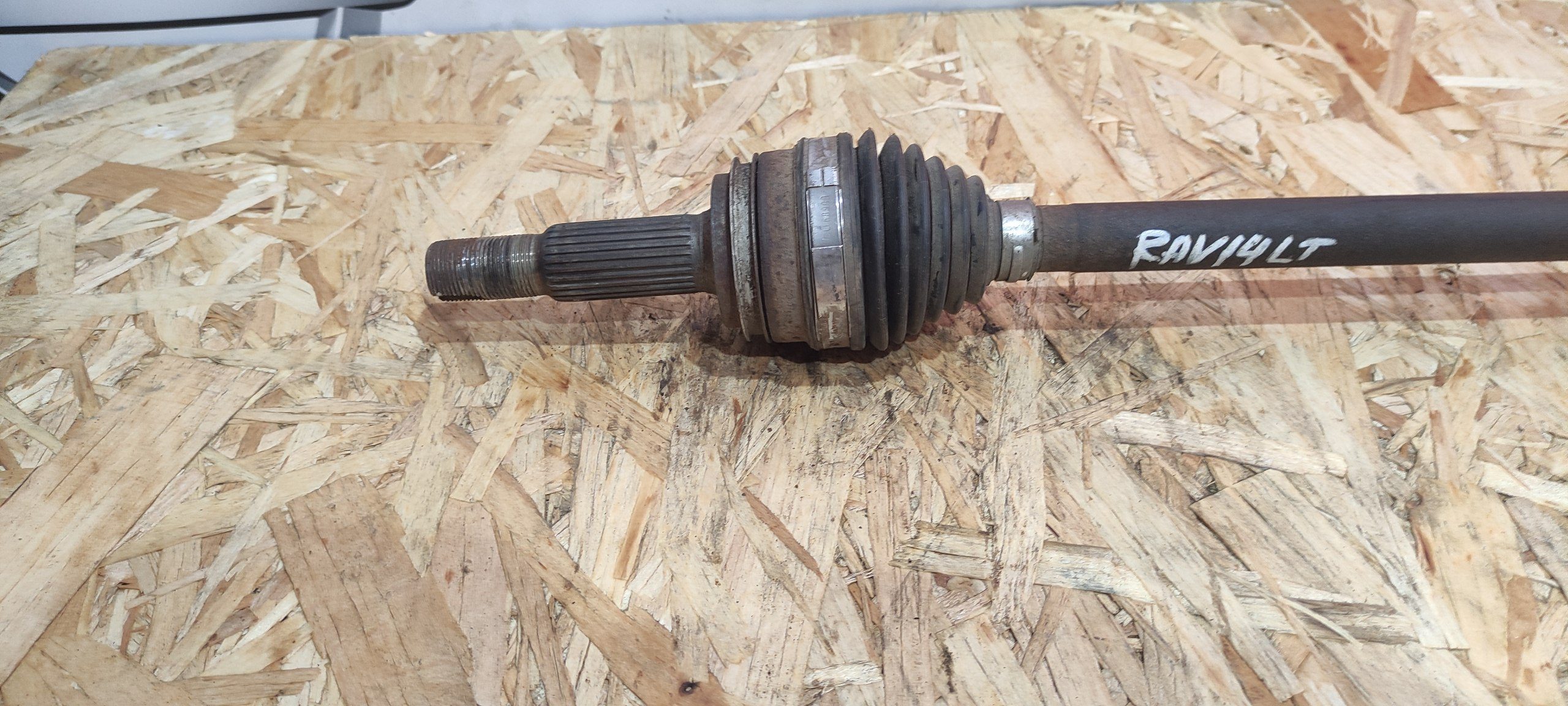 Піввісь задня ліва / права Toyota RAV4 IV XA40 4WD 42310-42090 - Зображення 4