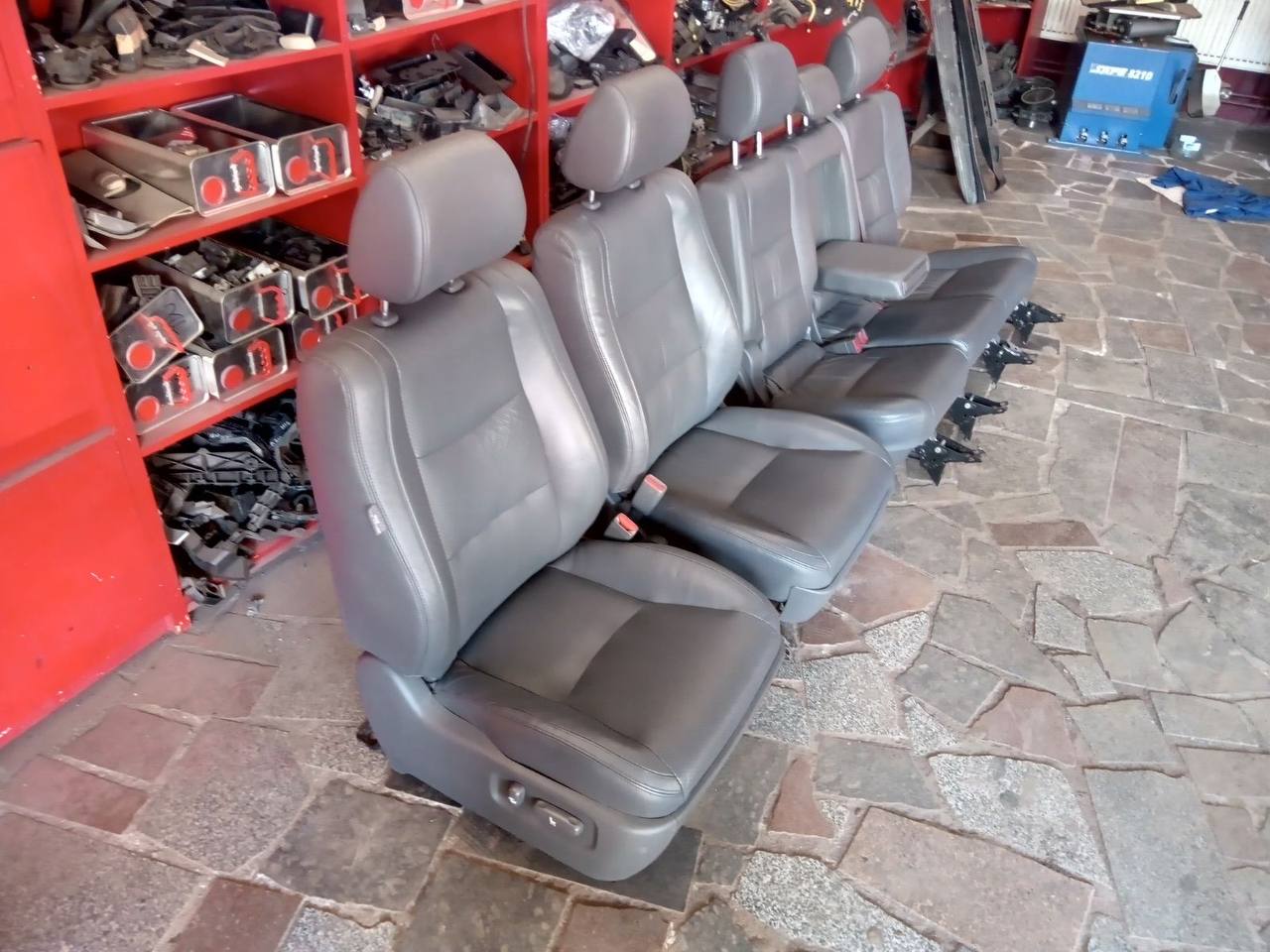 Салон, сидіння Toyota Land Cruiser Prado 120 2007 - Зображення 5