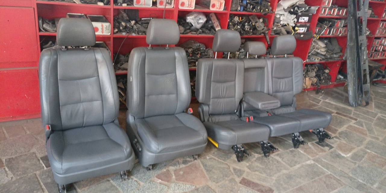 Салон, сидіння Toyota Land Cruiser Prado 120 2007 - Зображення 3