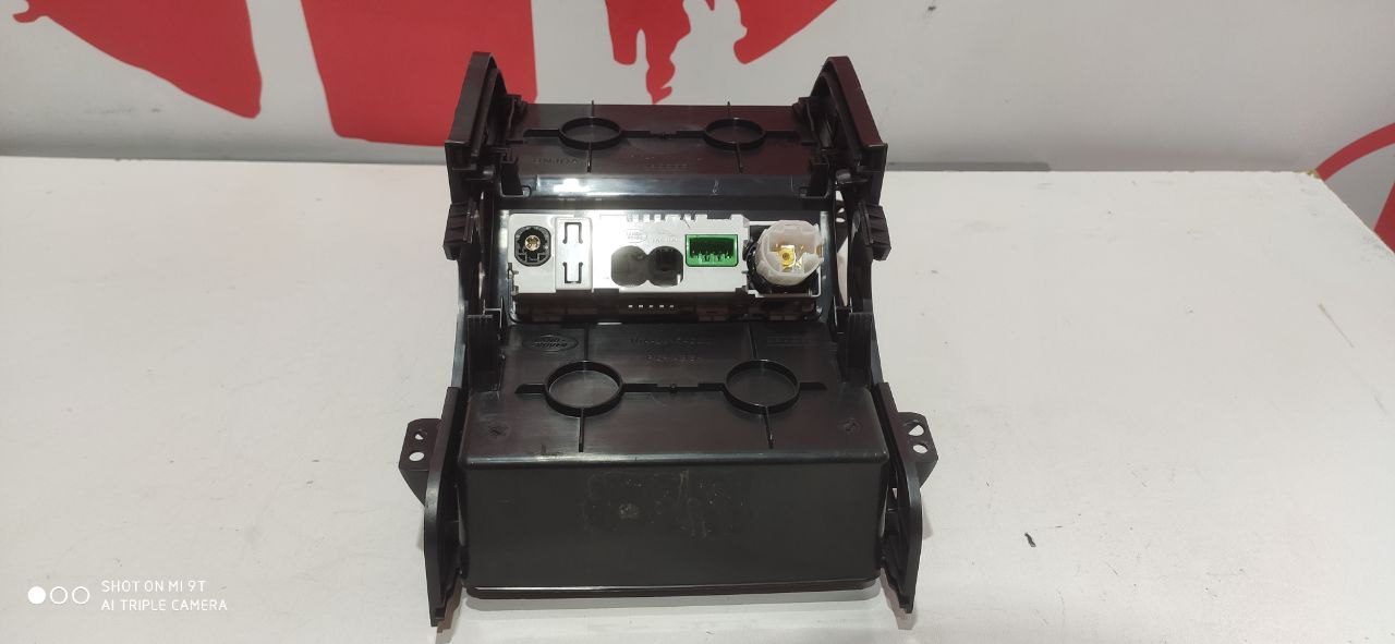 Бокс центральної консолі Land Rover Discovery Sport 2016 LR083921 з USB AUX 12V - Зображення 5