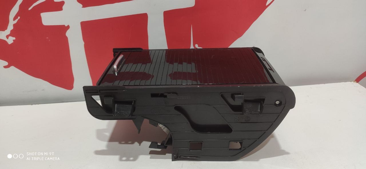 Бокс центральної консолі Land Rover Discovery Sport 2016 LR083921 з USB AUX 12V - Зображення 7