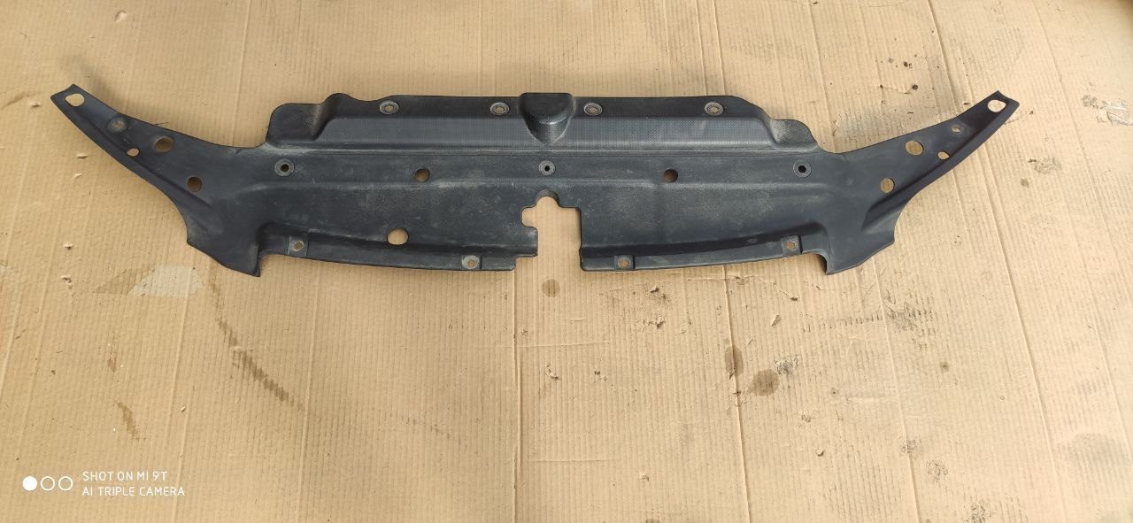 Верхня накладка радіатора Toyota Land Cruiser Prado 150 53292-60080 - Зображення 4