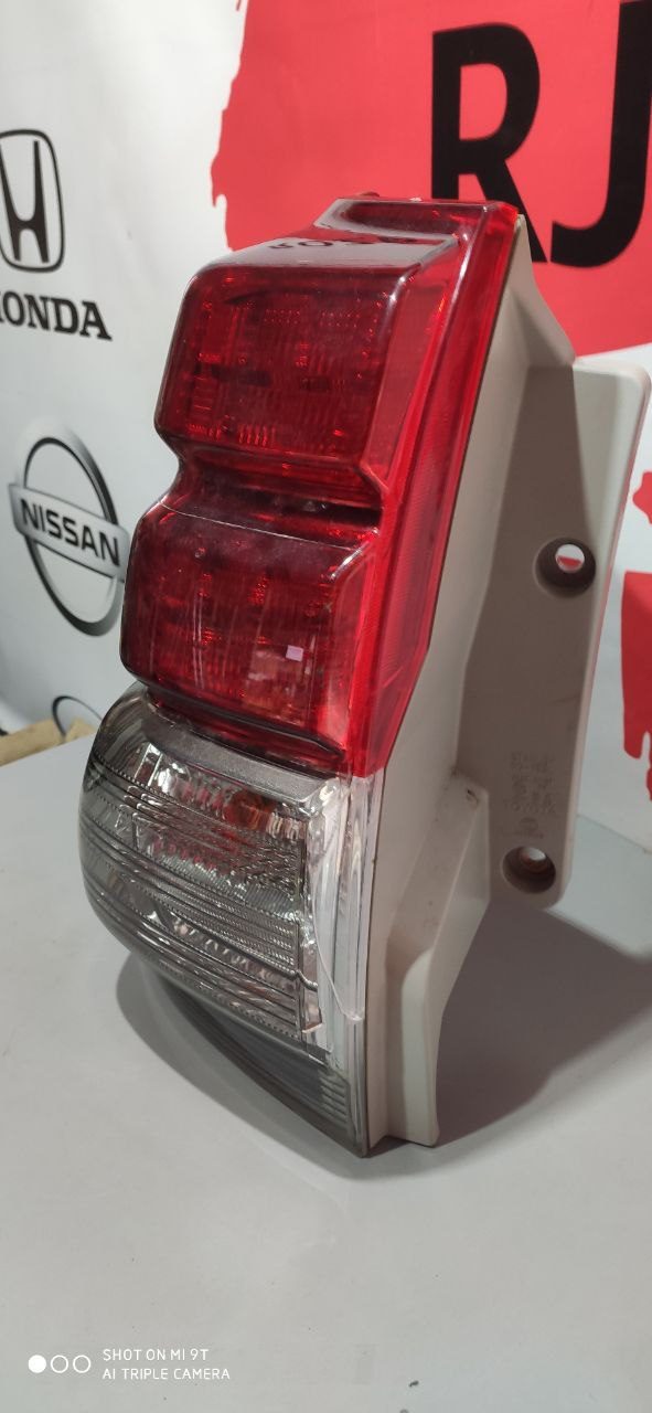 Задній лівий ліхтар Toyota Land Cruiser Prado 150 — дефект - Зображення 7