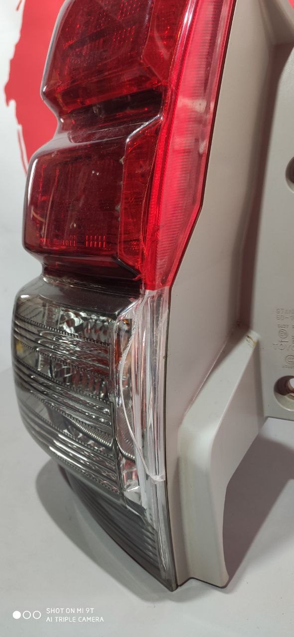 Задній лівий ліхтар Toyota Land Cruiser Prado 150 — дефект - Зображення 2