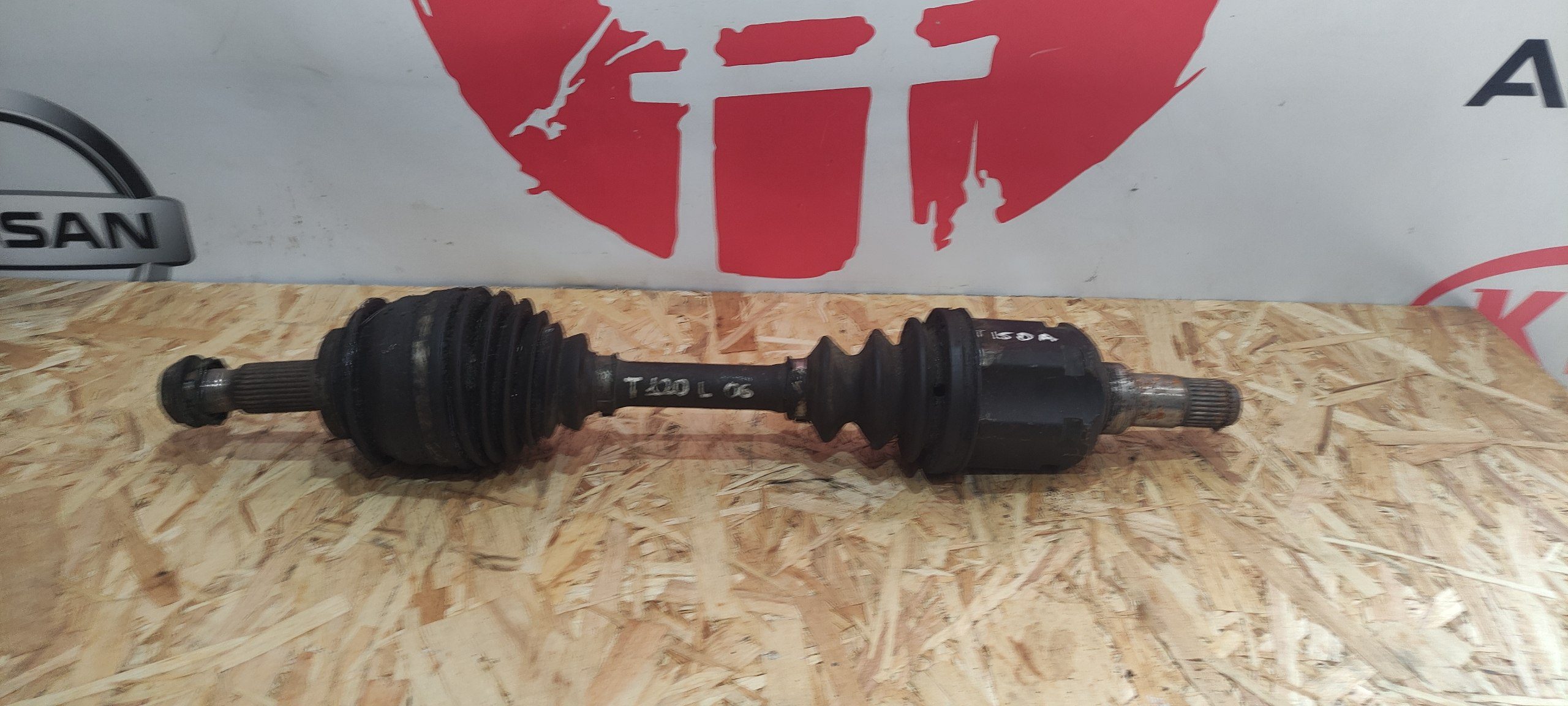 Передня піввісь Toyota Land Cruiser Prado 150