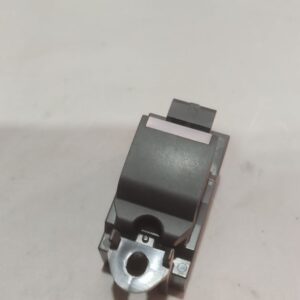Кнопка склопідіймача Land Rover Discovery Sport LR060909