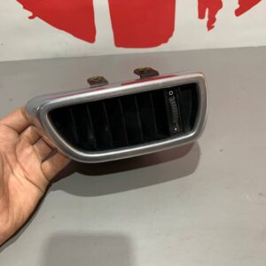 Правий крайній дефлектор Porsche Cayenne 7P 7P5819704A