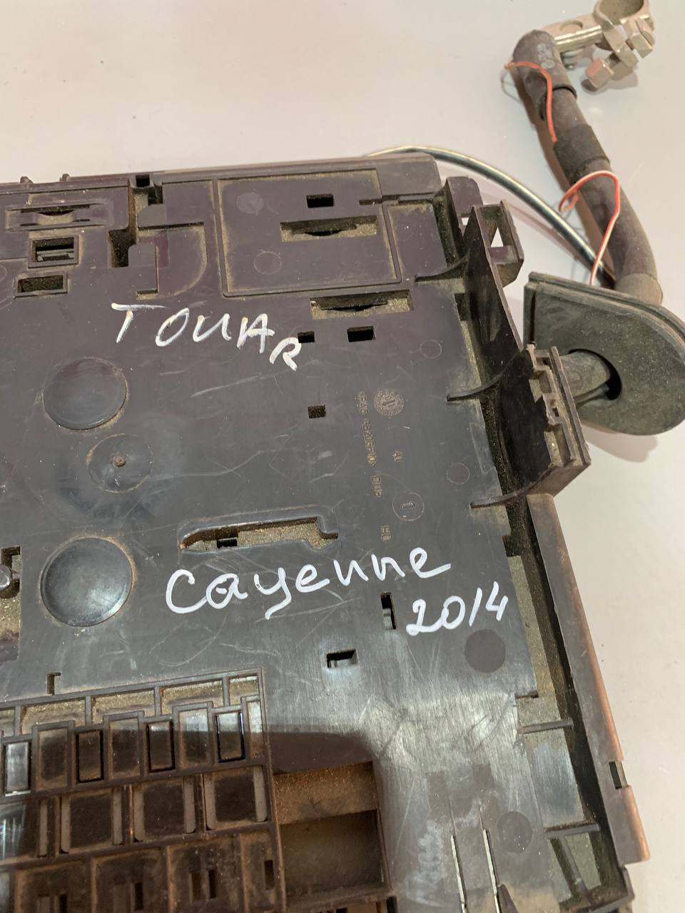 Головний блок силових запобіжників Porsche Cayenne 7P0937548F з проводкою - Зображення 3