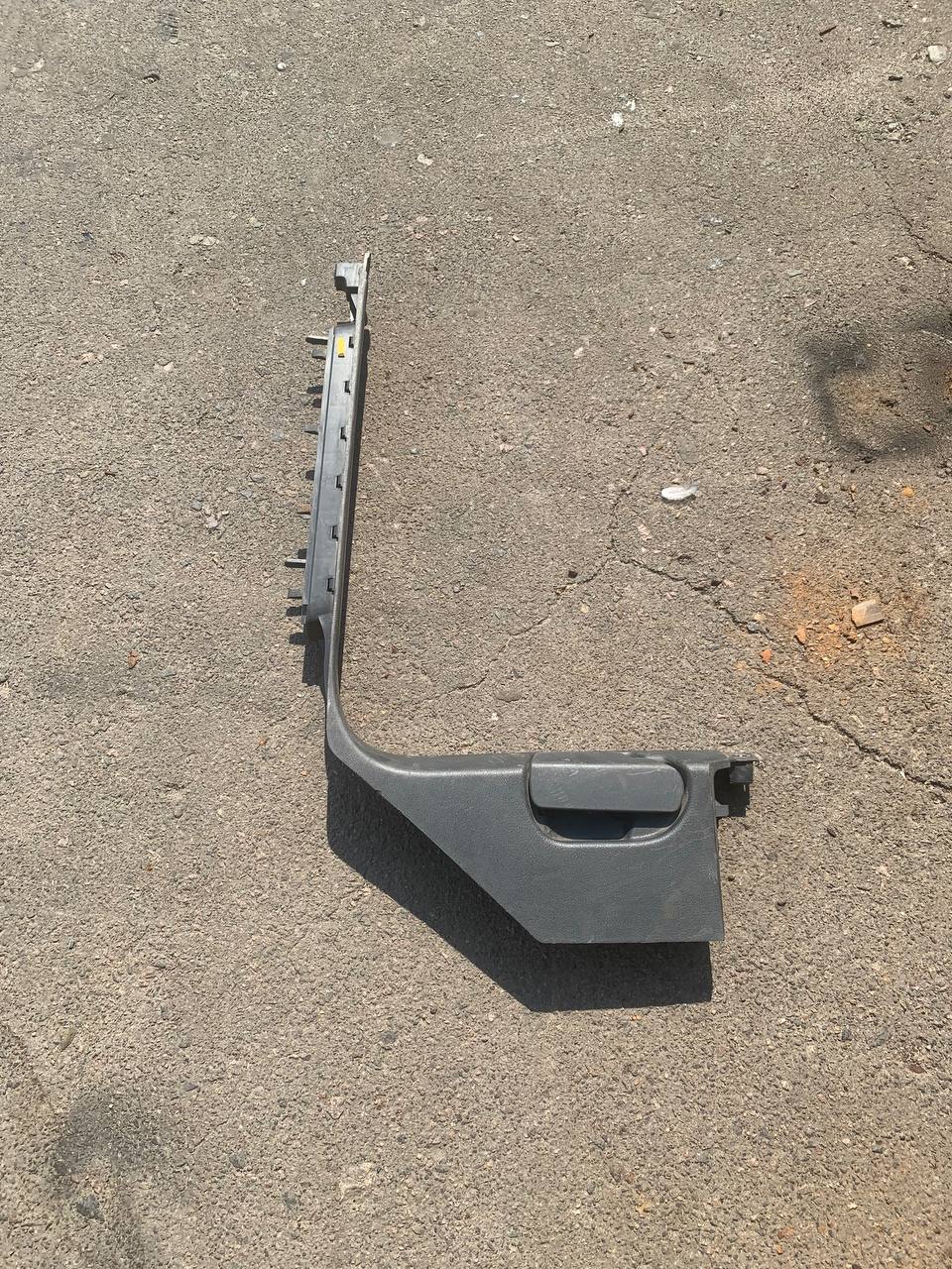 Накладка порога передня ліва Porsche Cayenne S 7P0853369B 82V