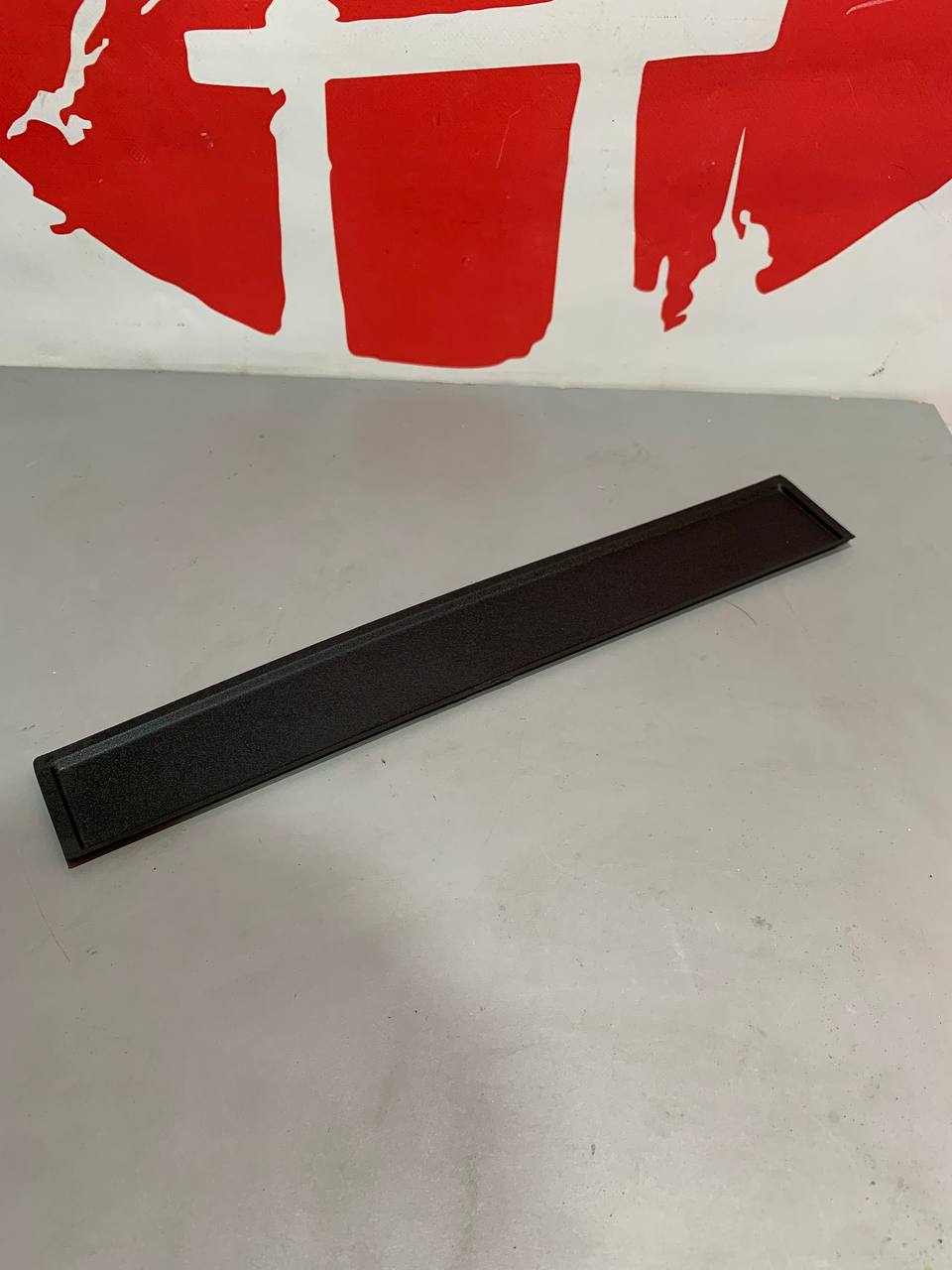 Гумовий килимок полички торпедо Land Rover LR061265 Ebony