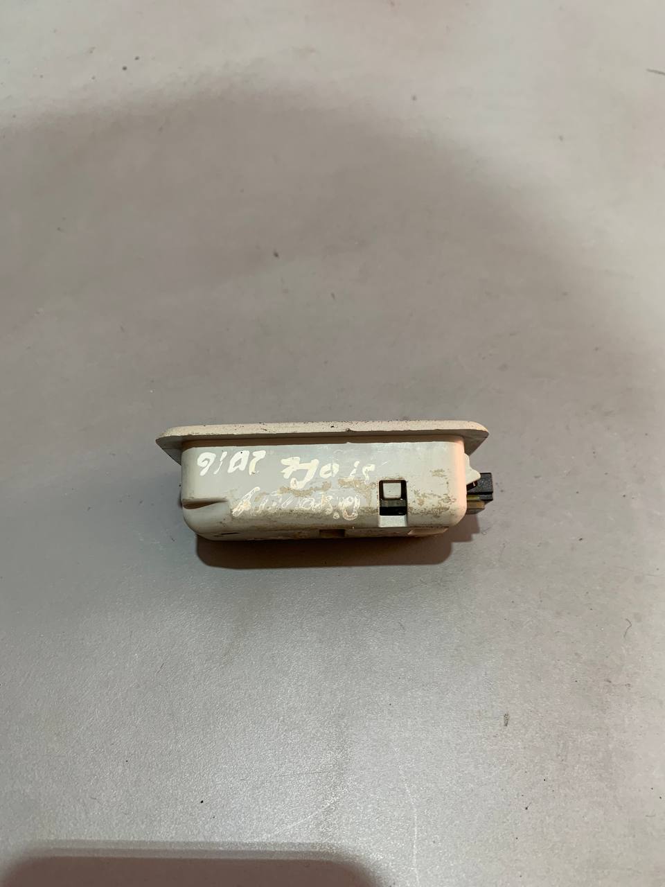 Плафон підсвітки салону Land Rover LR060934 / LR072691 / LR085489 правий - Зображення 4