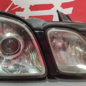 Скло правої фари Lexus LX470