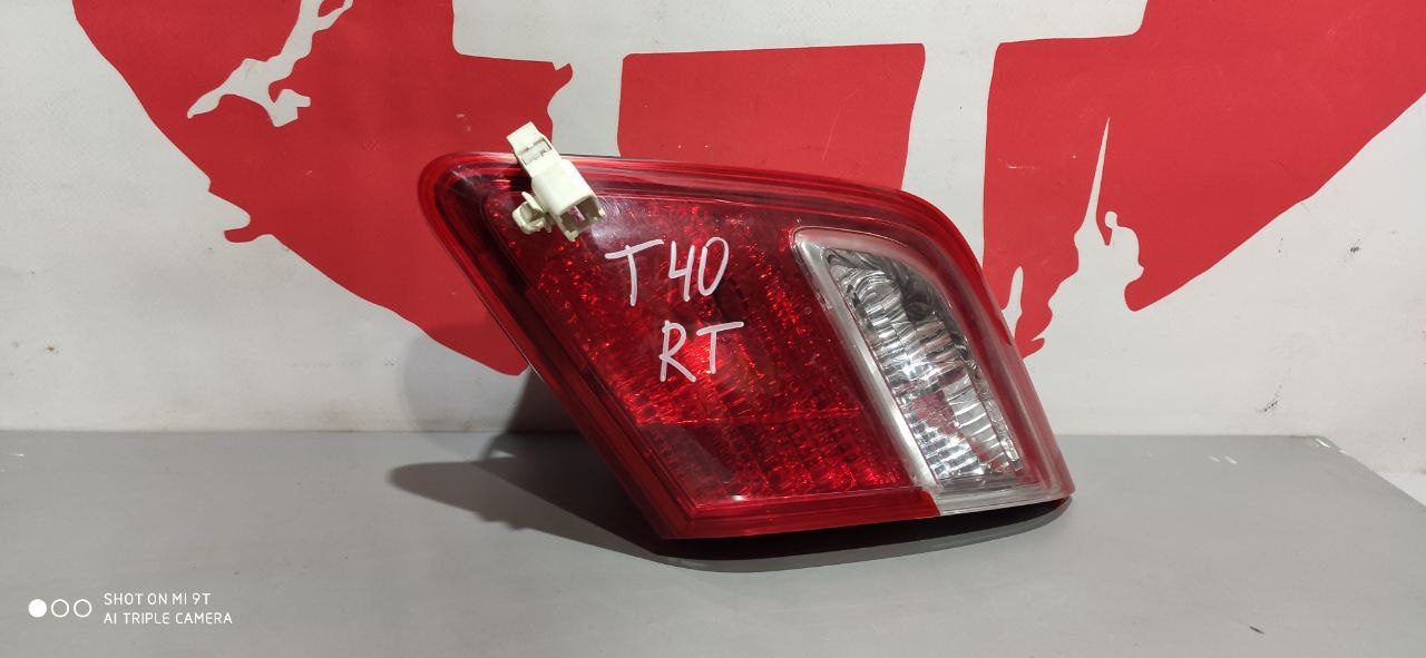 Ліхтар у кришку багажника правий Toyota Camry 40 - Зображення 7