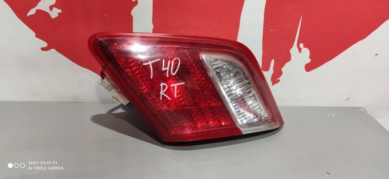 Ліхтар у кришку багажника правий Toyota Camry 40 - Зображення 8