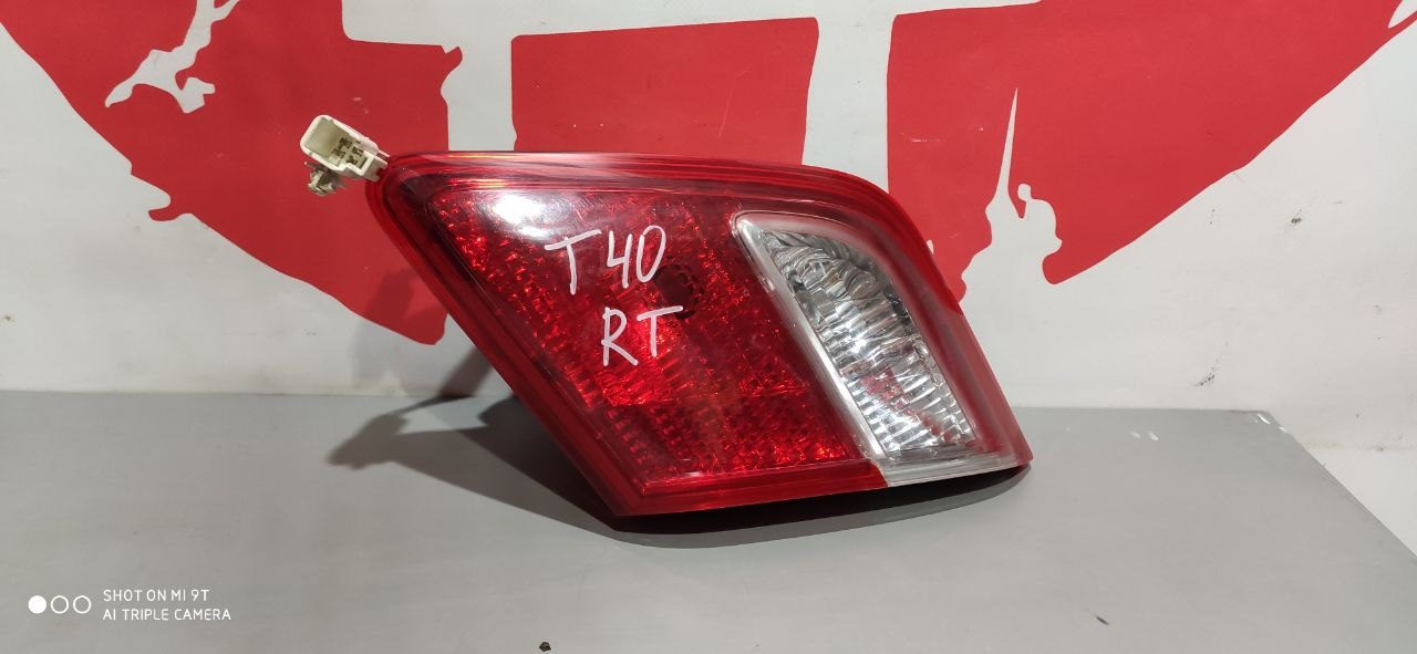 Ліхтар у кришку багажника правий Toyota Camry 40 - Зображення 5