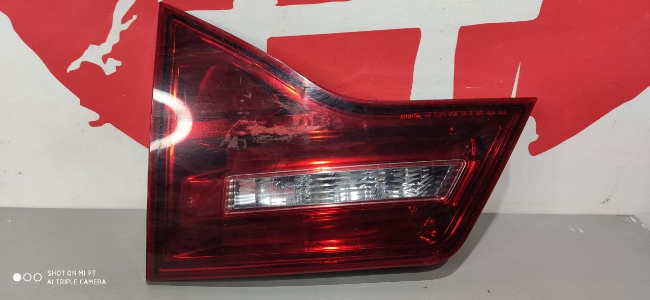 Ліхтар у кришку багажника правий Acura MDX 2 покоління